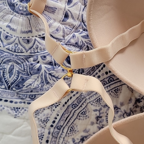 36C Lively Bra - Picture 3 of 4